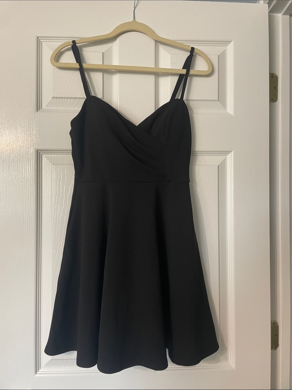 Sleeveless Black A-Line Dress with Sweetheart Neckline Size Small